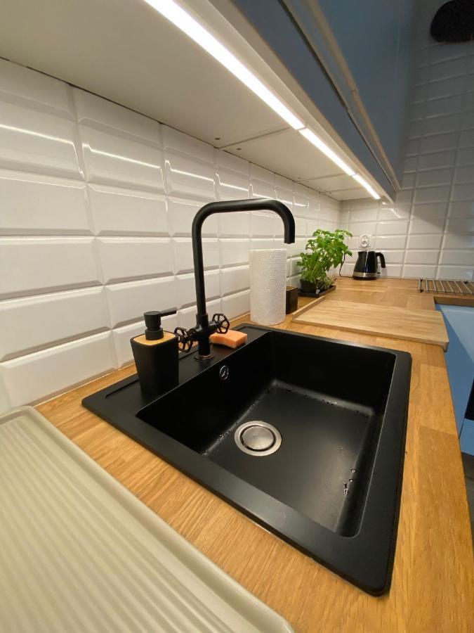 Komfortowy Apartament Z Parkingiem Wroclaw Bagian luar foto